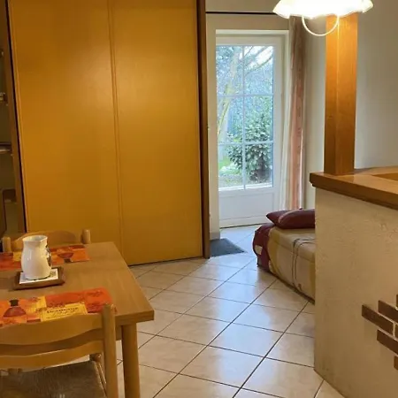 Rénové Avec Terrasse Privée Et Animaux Admis - Fr-1-489-10